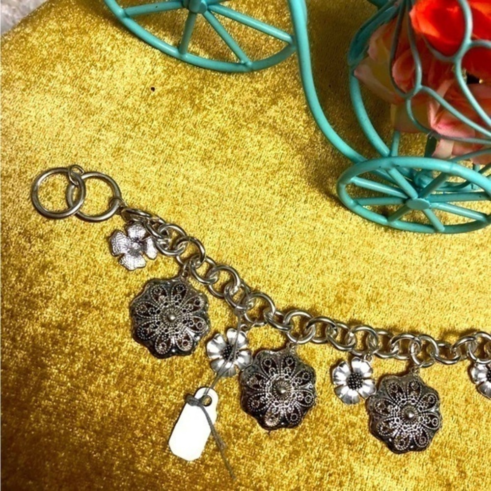 Flower Lanterns Floral Motif Charm bracelet Silver-Tone Fashion Jewelry‎